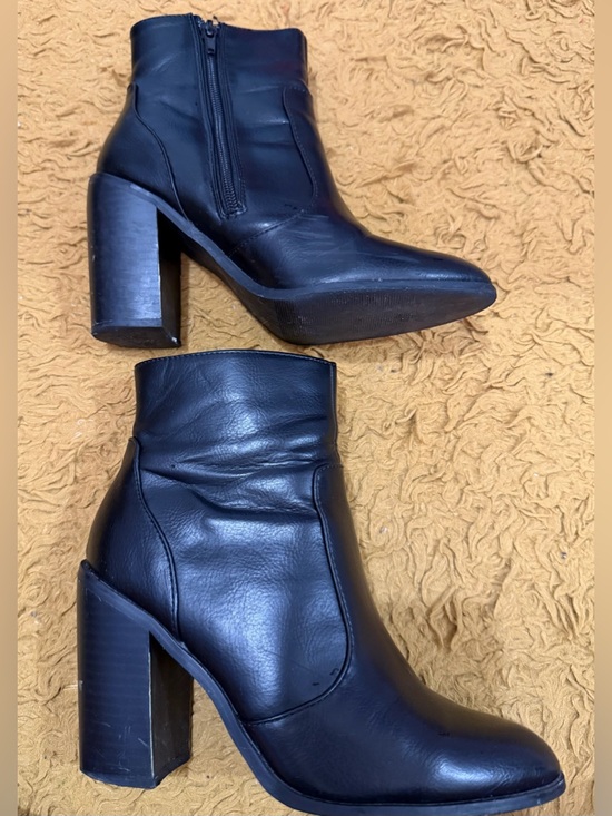 Forever 21 Black Leather Block Heel Ankle Boots - Picture 2 of 5